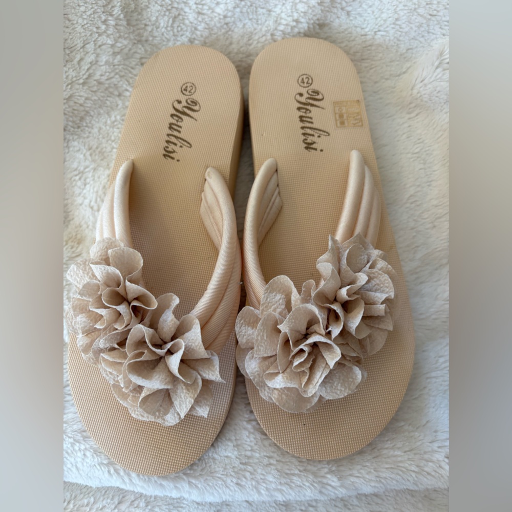 Youlisi Women's Beige Floral Flip Flop Sandals Womens Size 10.5
